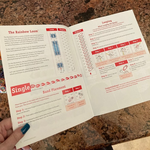 FUN Loom/Rainbow Loom DYI Bracelet Making Kit NEW - Picture 2 of 8